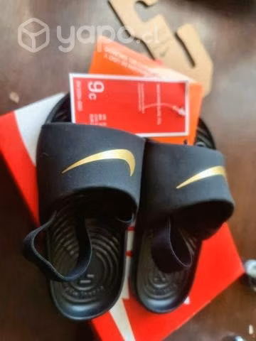 Sandalias nuevas Nike