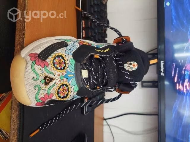 Adidas DON "día de los muertos" 9.5 US