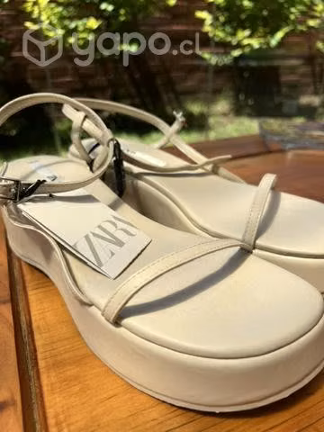 Sandalias marca Zara