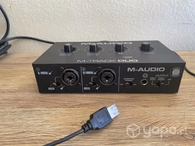Parlantes de estudio JBL 3 MKII + Interfaz