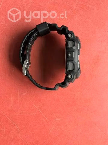 Reloj casio g-shock negro-rojo, nuevo / sin uso.