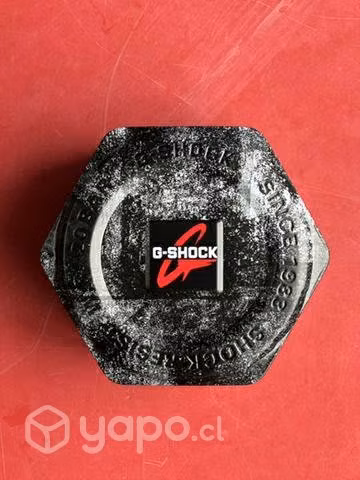 Reloj casio g-shock negro-rojo, nuevo / sin uso.