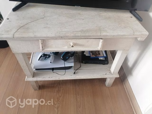 Mueble con cubierta de mármol. Muy antiguo.