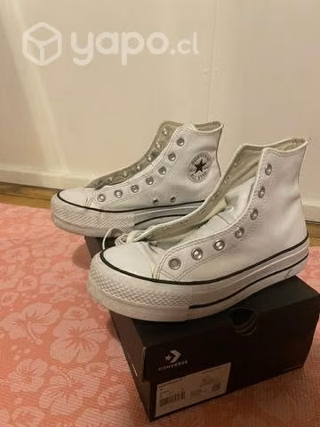 Converse de cuero blancas con caña