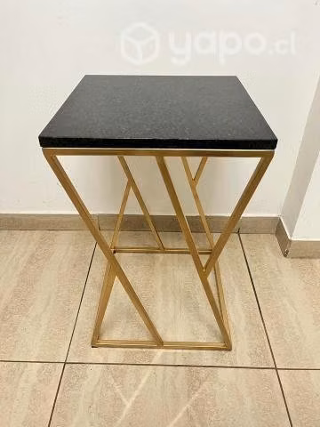 Mesa de centro y lateral cubierta granito