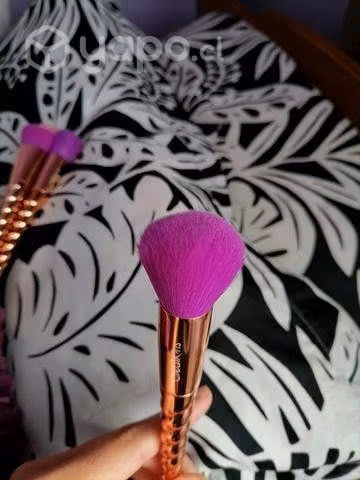Set de brochas y foreo facial - Imagen 4