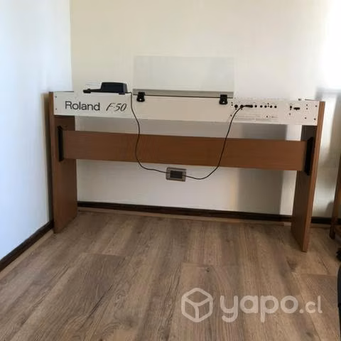 Piano eléctrico marca Roland 80 teclas