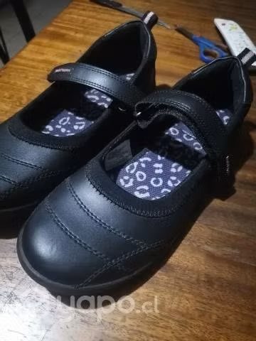 Zapatos escolar 38 nuevos HushPuppies - Imagen 2