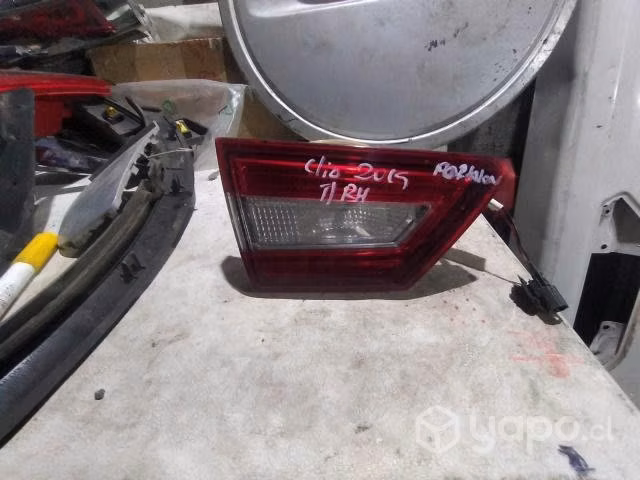 Renault clio 2019 foco de portalon derecho