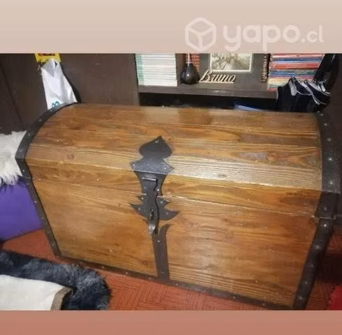 Baul de Roble con doble fondo