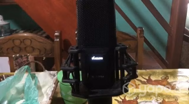 Consola+Micrófono+Cables ( Poco Uso)