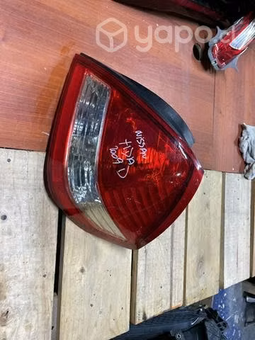 Foco trasero derecho Nissan