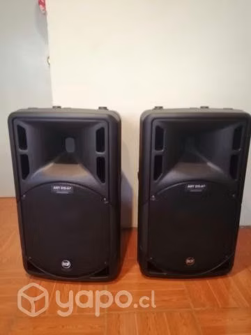 Set completo de audio, 2 cajas RCF, 1 Sub-bajo JBL