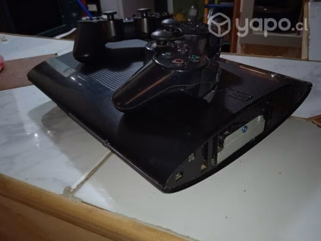 PS3 desbloqueado con 30 juegos y 2 controles