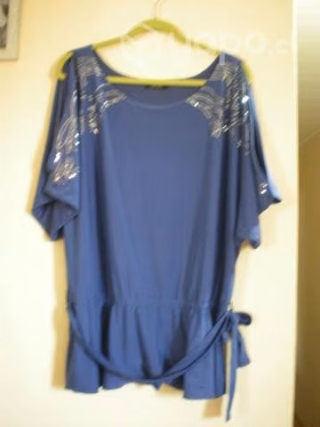 Polera de fiesta talla grande
