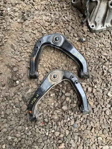 Bandejas superiores Nissan np300