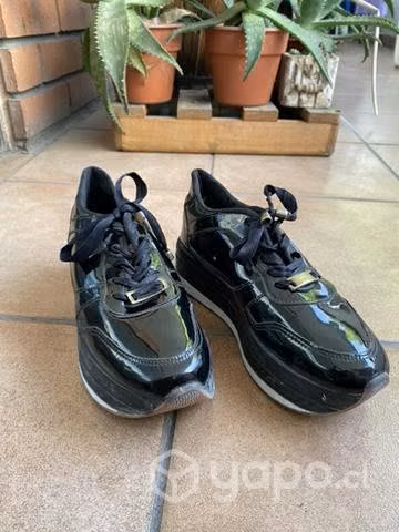 Zapatilla negra talla 37 - Imagen 2