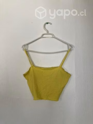 Crop top amarillo talla M