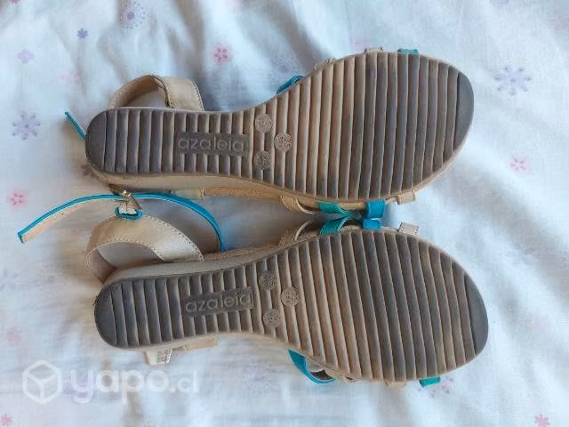 Sandalias, chalas, tacos - Imagen 3