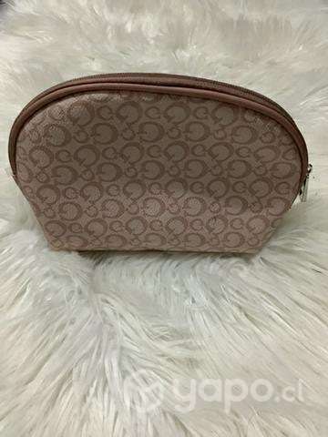 Cosmetiquero marca guess - Imagen 3