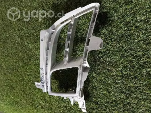 Tapa neblinero derecho mazda 6