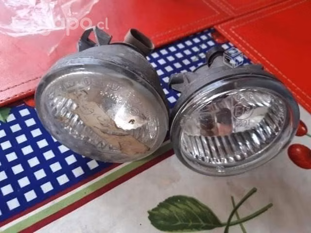 Par de neblineros original Toyota urban crusier