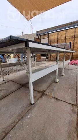 Mesa de ping pong plegable con ruedas