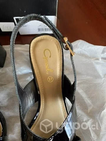 Chalas negras charol, marca Gacel, talla 37, nueva