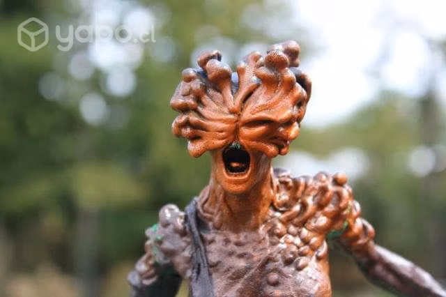 Figura de the last of us chasqueador
