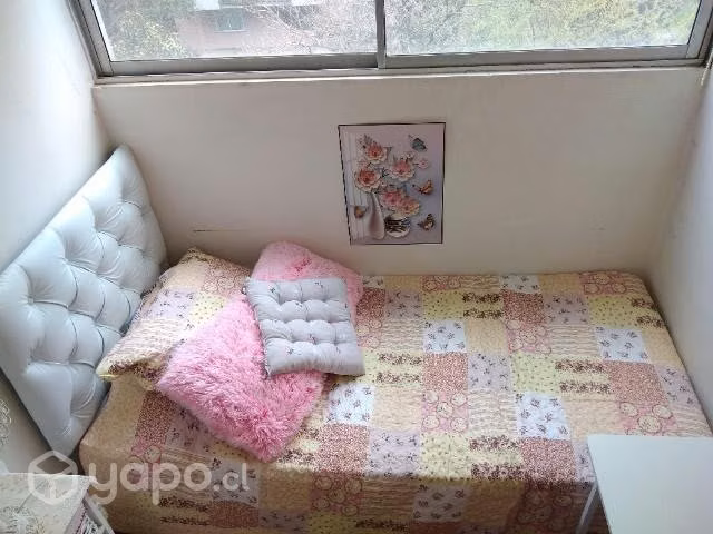Cama plaza y media americana, respaldo cuerina