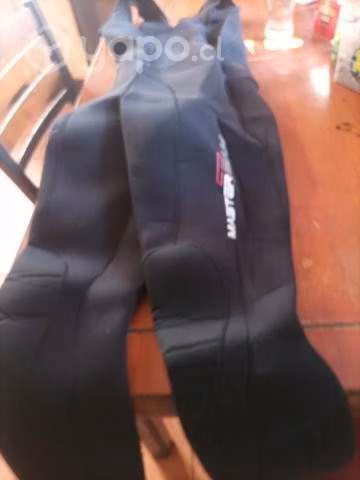 Traje de buceo 7 mm talla S/ M poco uso