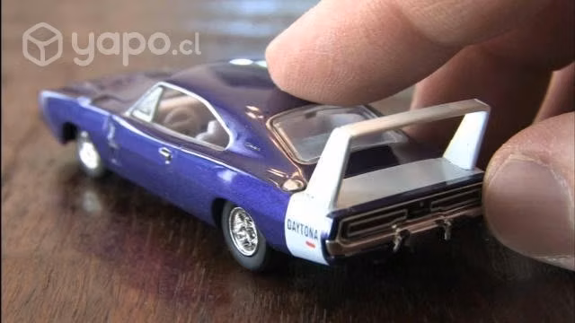 1969 Dodge Charger Daytona HEMI Morado