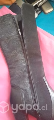 Botas y zapato con tacos