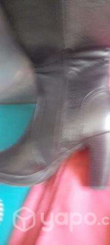 Botas y zapato con tacos - Imagen 3
