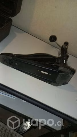Pedal de bombo simple Iron Cobra 600 TAMA