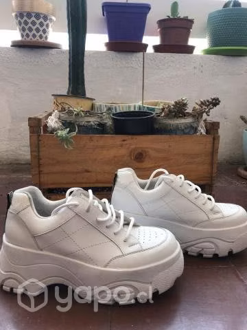 Zapatillas de vestir para mujer. Poco uso - Imagen 3