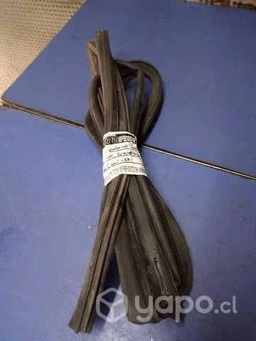 Goma contorno puerta trasera derecha Suzuki Grand