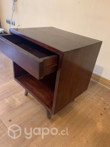 Velador Iraní de madera.