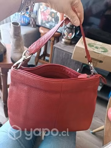 Linda careta de cuero roja