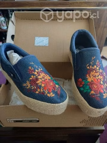 Zapatillas de Mezclilla Bordadas con Plataforma - Imagen 5