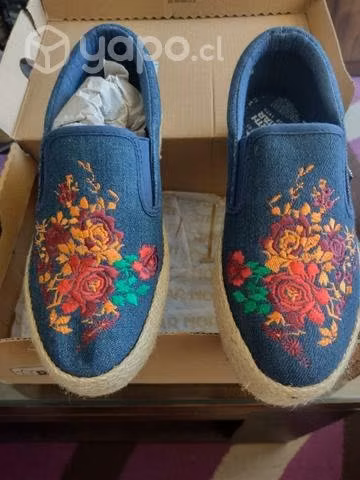 Zapatillas de Mezclilla Bordadas con Plataforma