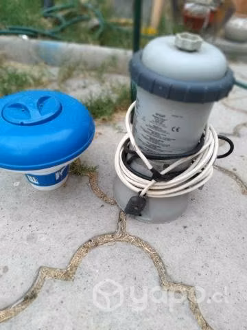 Bomba de piscina y dosificador de cloro