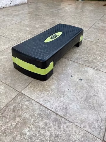 Step Aeróbico marca MUUK (2 niveles)