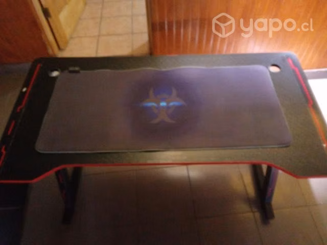 Escritorio gamer+silla gamer+mouspad