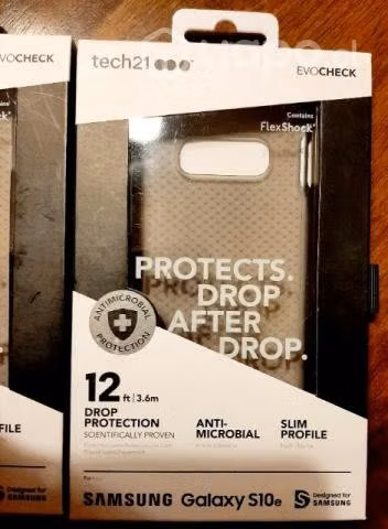 Carcasa protectora FlexShock Tech21 Evochek - Imagen 3