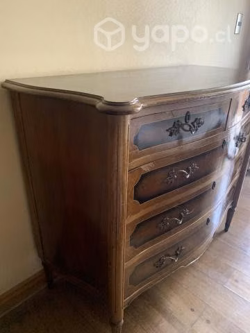 Comoda antigua de madera, con cinco cajones