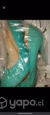 hermosos zapatos formales verdes