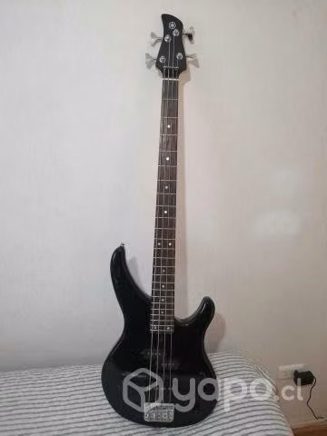 Bajo yamaha 4 cuerdas negro
