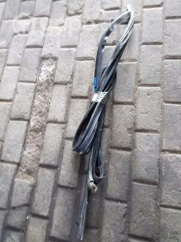 Goma vidrio puerta del izq doblo maxi cargo 2013