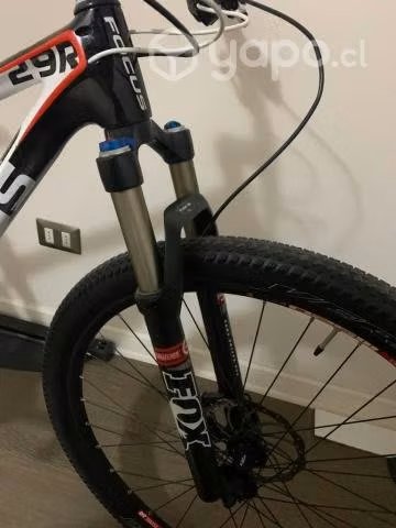 Bicicleta focus full carbon mtb - Imagen 3